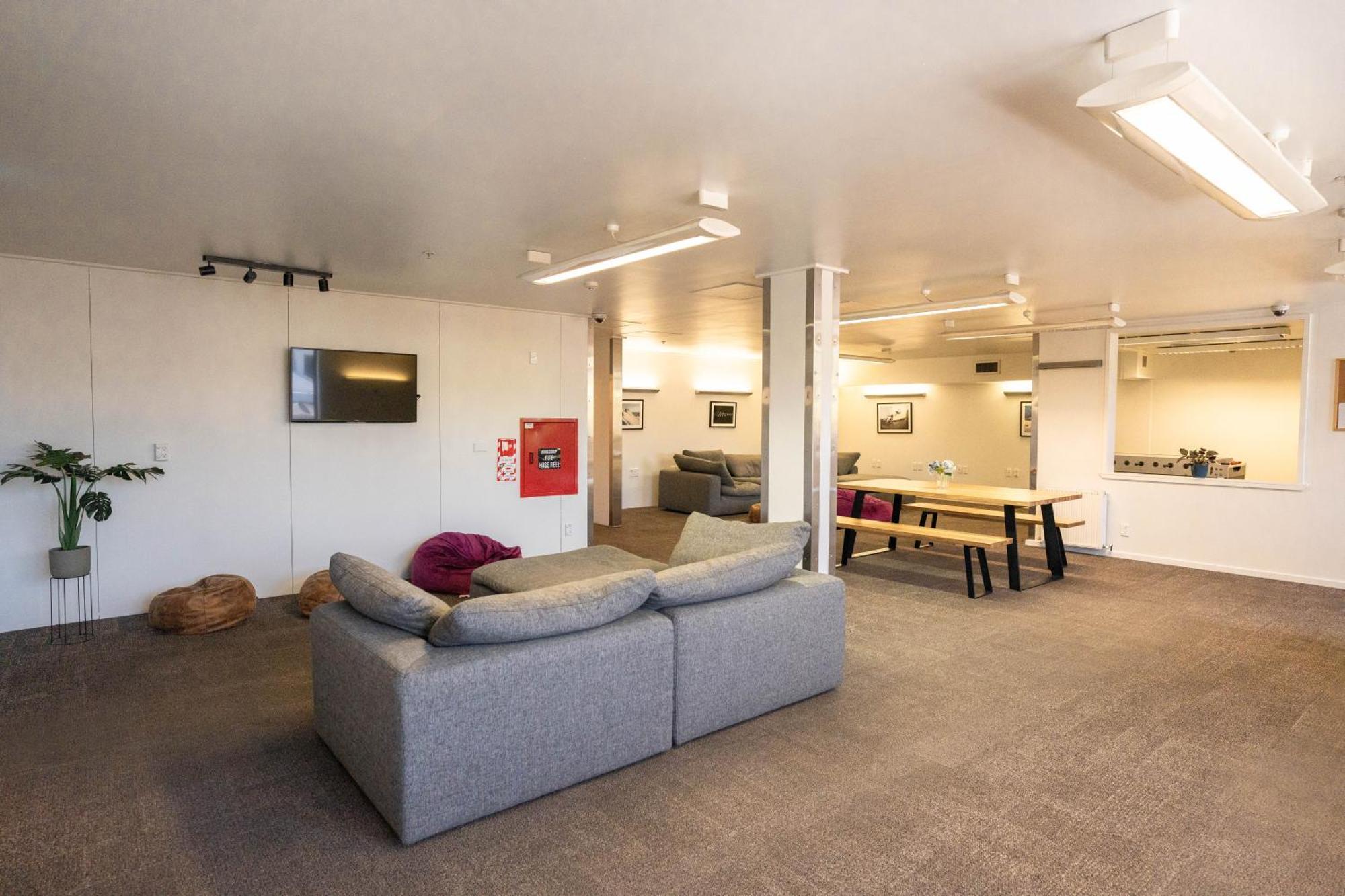 The Brownston Hostel Wanaka Exterior foto