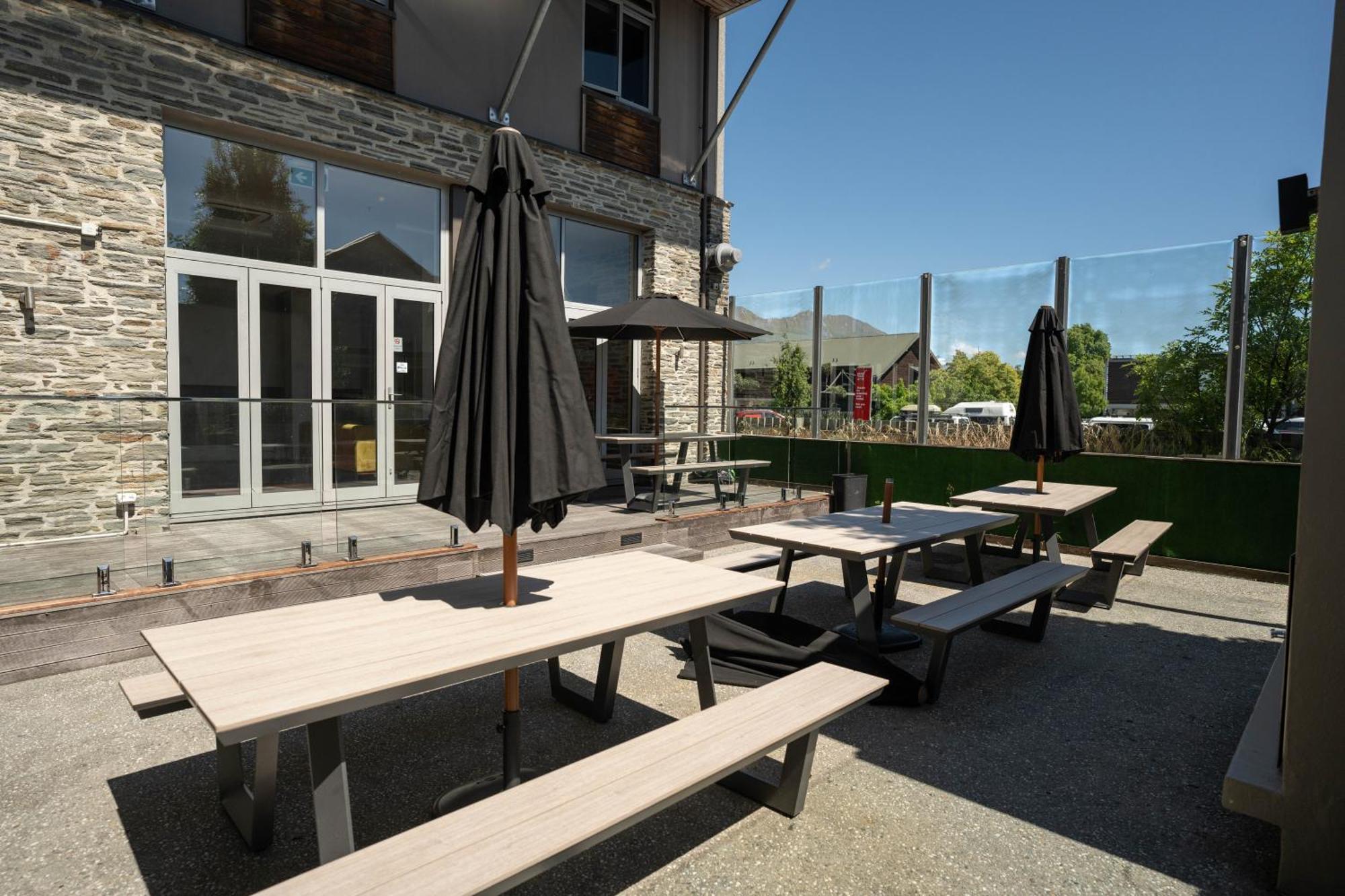 The Brownston Hostel Wanaka Exterior foto