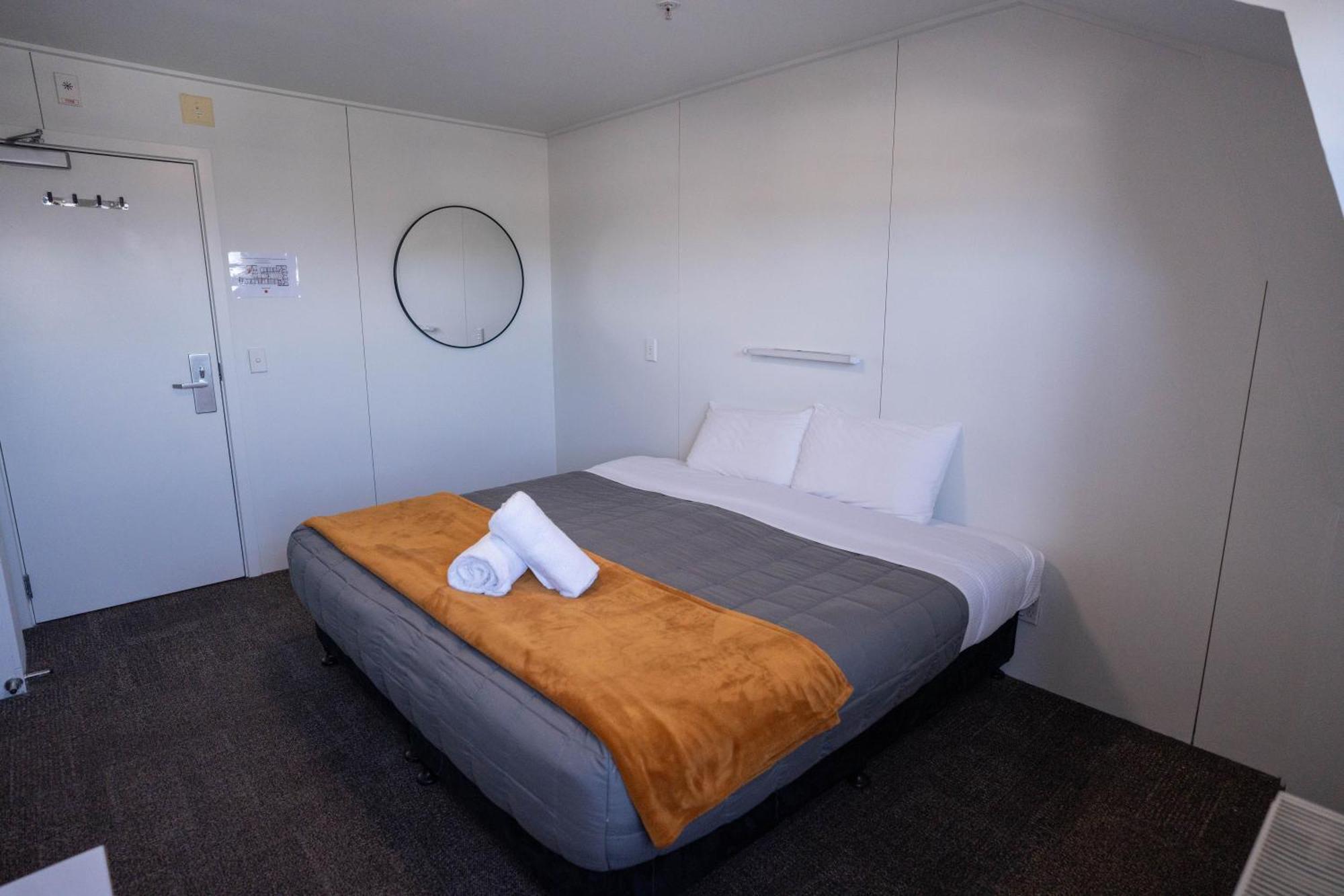The Brownston Hostel Wanaka Exterior foto