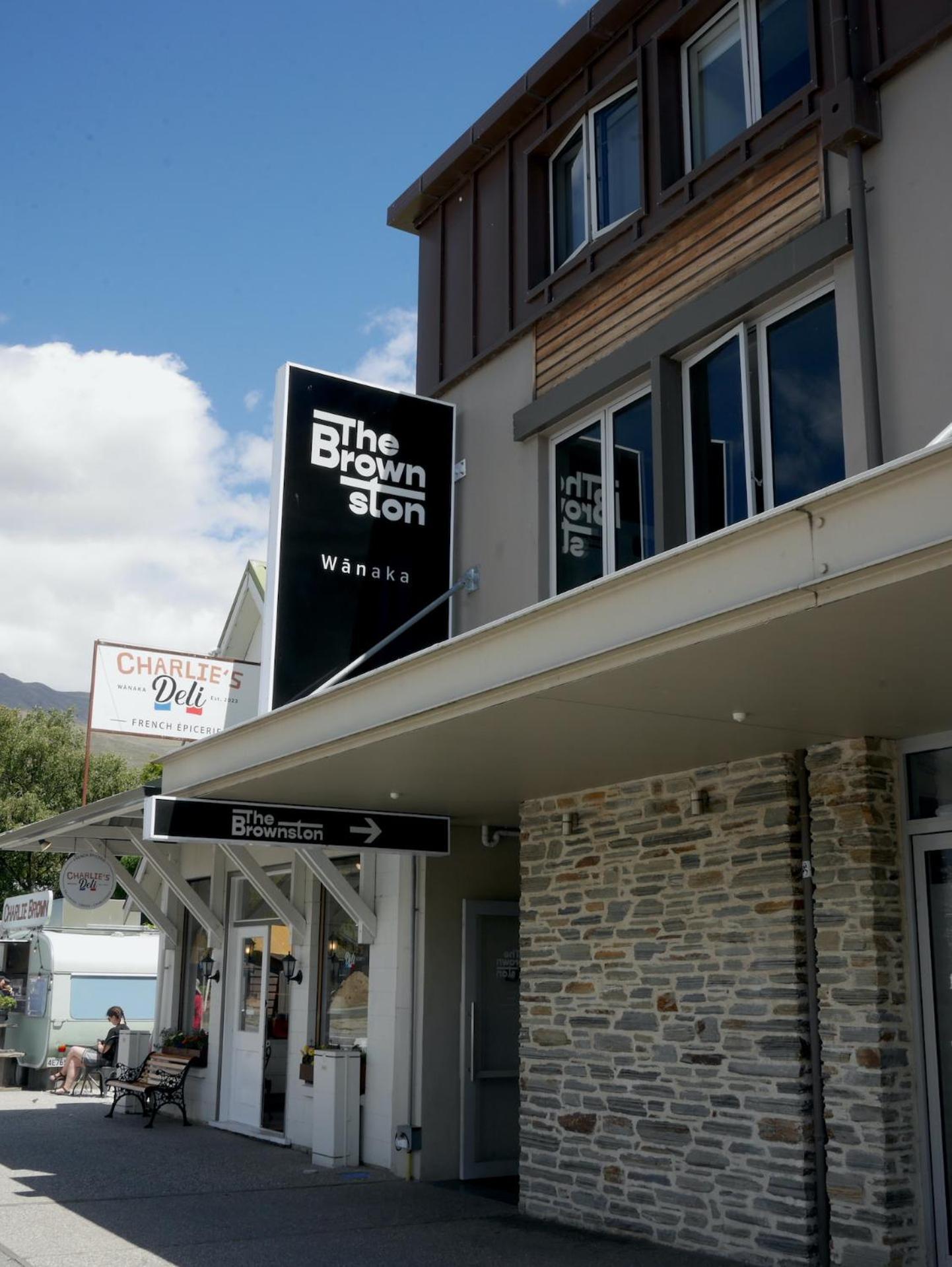 The Brownston Hostel Wanaka Exterior foto